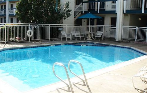 America's 2* Houston